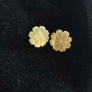 Mother of Pearl - Flower Earrings
